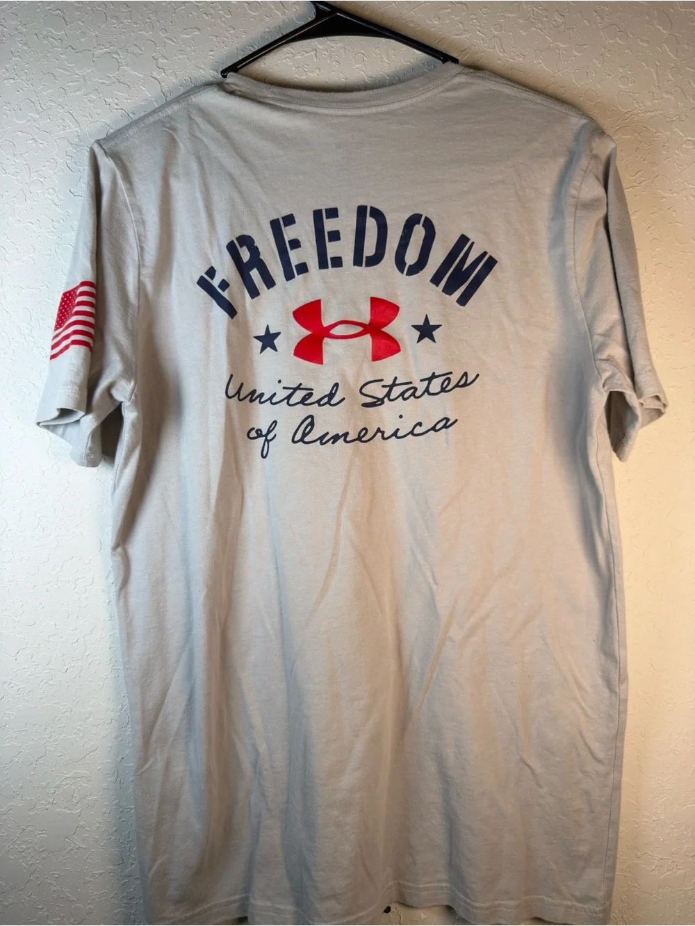 Under Armour Freedom USA Graphic T-Shirt Men’s MD Gray Patriotic